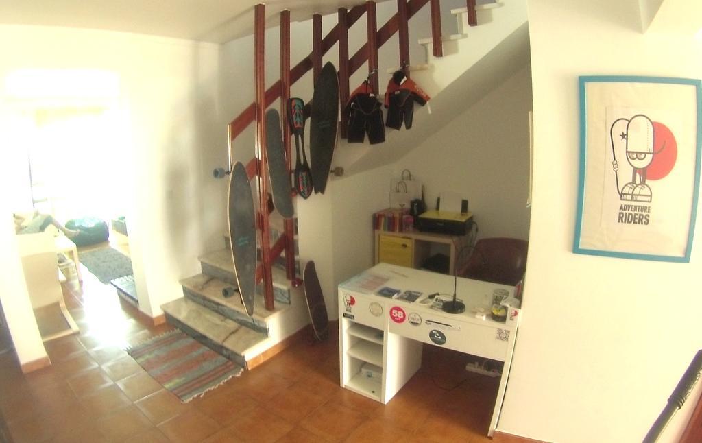 Surf House Peniche Vandrehjem Baleal Eksteriør billede