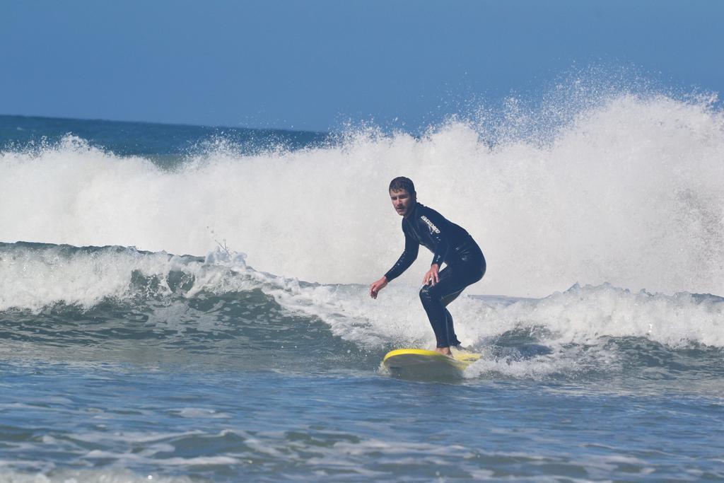 Surf House Peniche Vandrehjem Baleal Eksteriør billede
